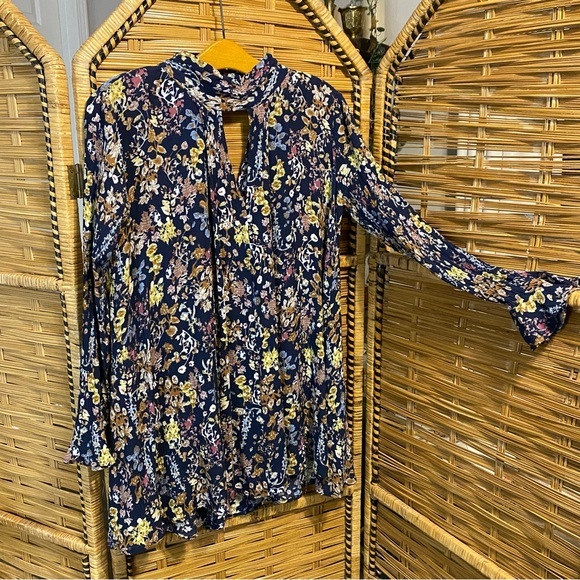 Floral Long Sleeve Women's Top - Picture 1 of 8